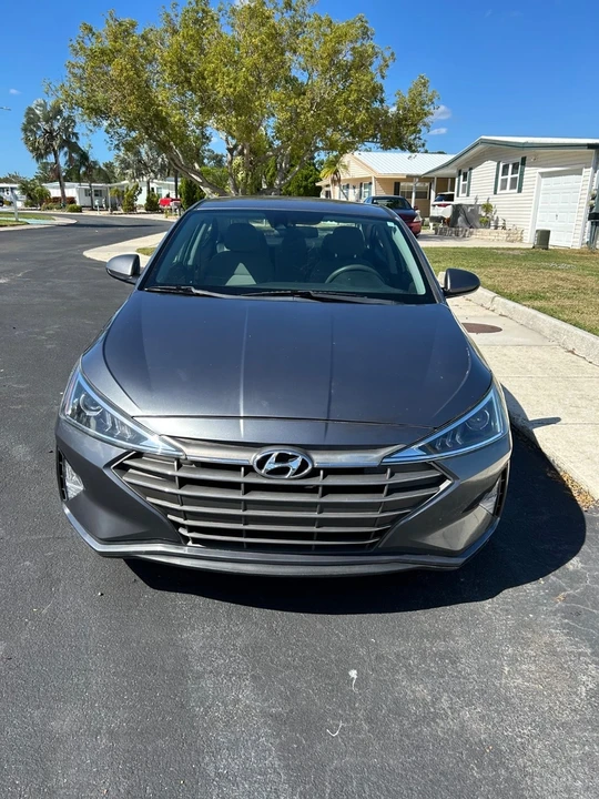 2019 Hyundai Elantra - Image 4 of 11
