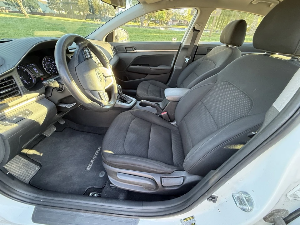 2019 Hyundai Elantra - Image 6 of 8