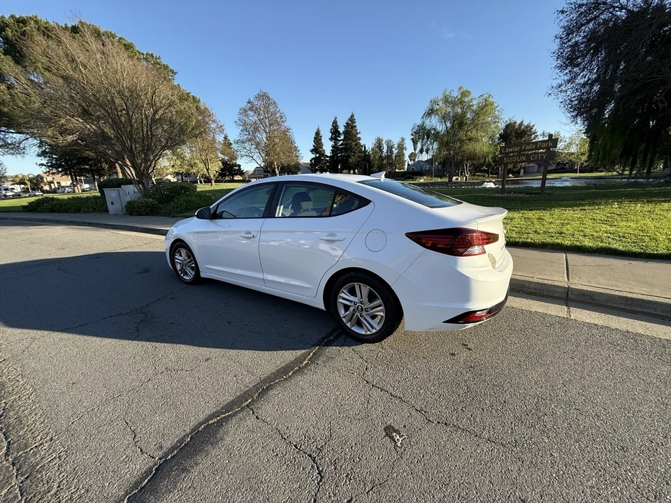 2019 Hyundai Elantra - Image 3 of 8