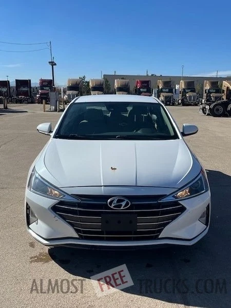 2019 Hyundai Elantra - Image 2 of 9