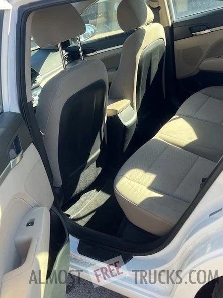 2019 Hyundai Elantra - Image 7 of 9