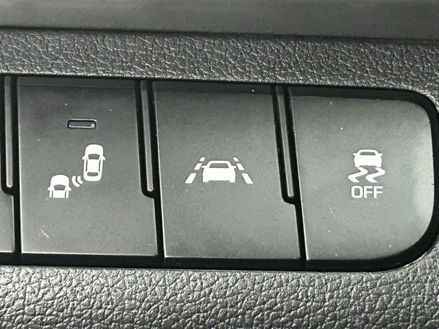 2019 Hyundai Elantra - Image 6 of 12