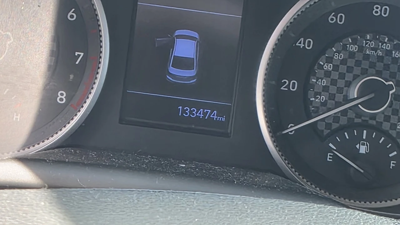 2019 Hyundai Elantra - Image 6 of 11