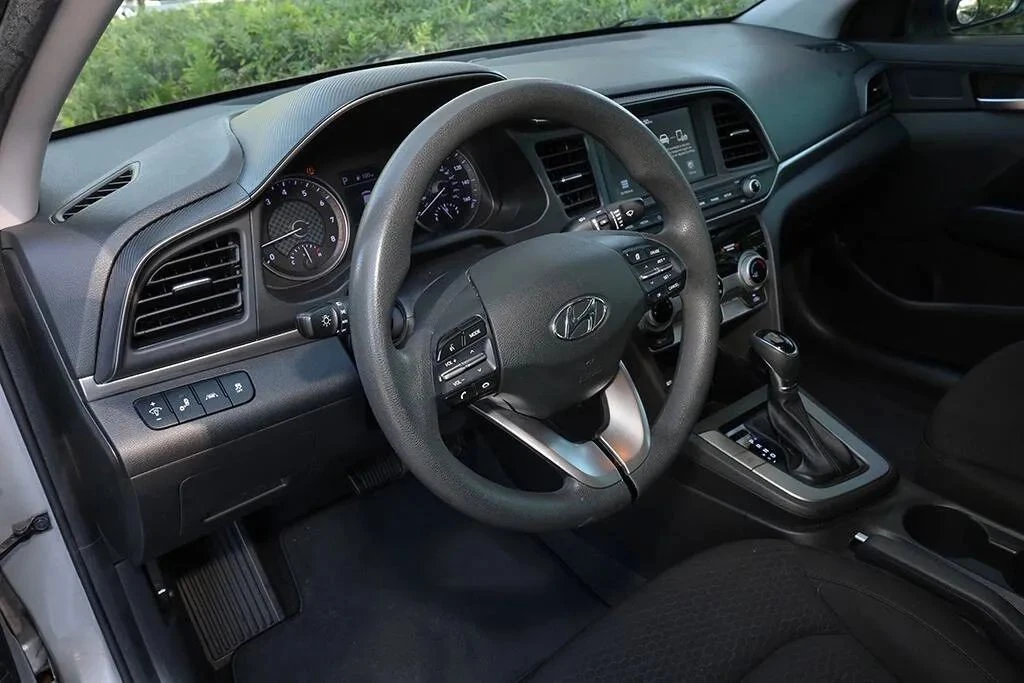 2019 Hyundai Elantra - Image 19 of 21