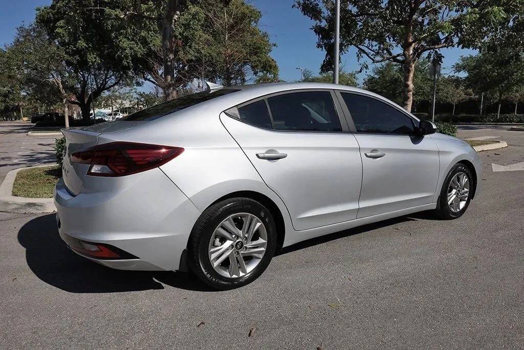2019 Hyundai Elantra - Image 7 of 21