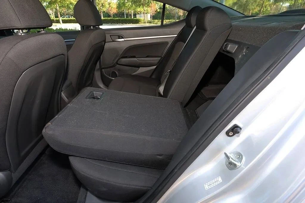 2019 Hyundai Elantra - Image 16 of 21