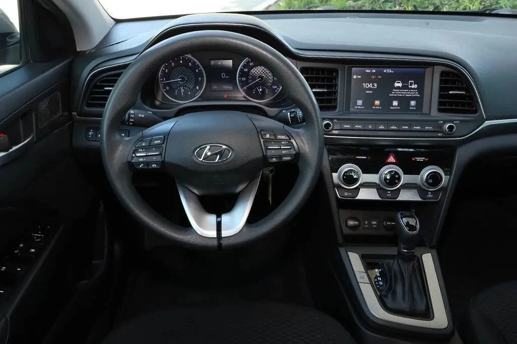 2019 Hyundai Elantra - Image 18 of 21
