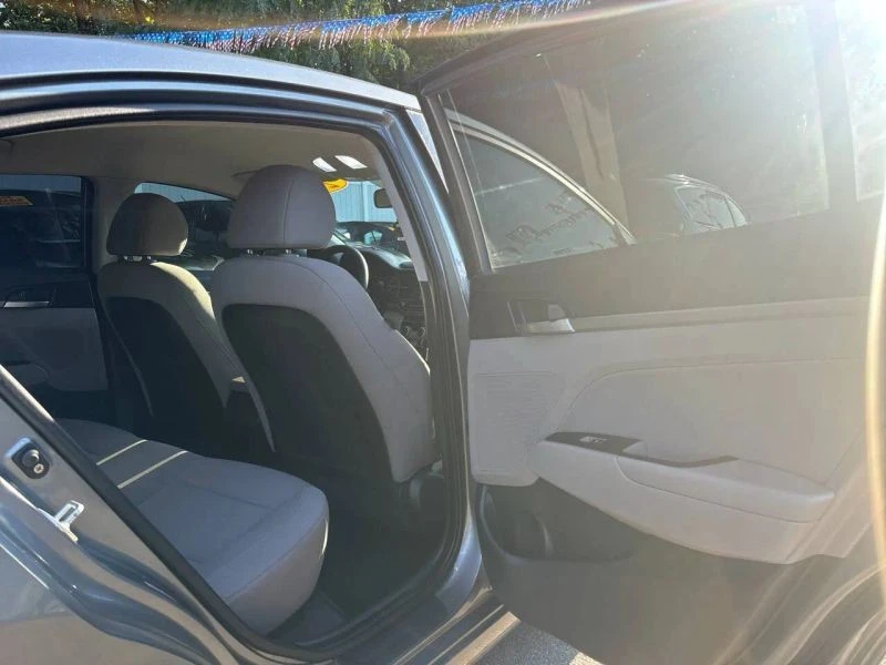2019 Hyundai Elantra - Image 8 of 12
