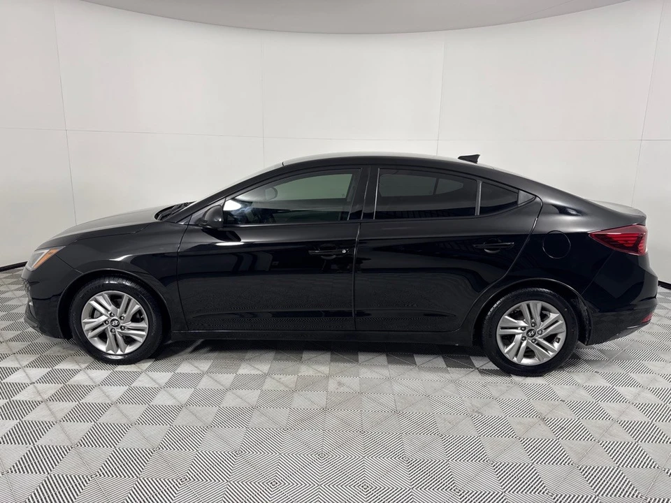 2019 Hyundai Elantra - Image 8 of 12