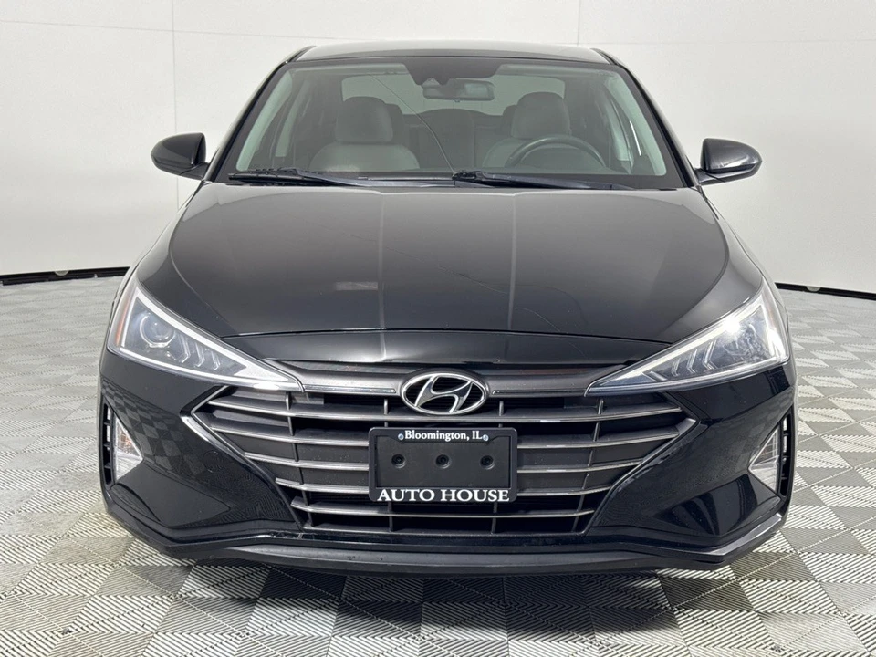 2019 Hyundai Elantra - Image 11 of 12