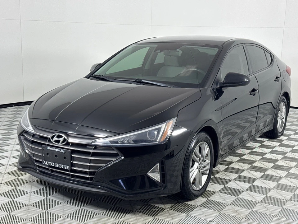2019 Hyundai Elantra - Image 10 of 12