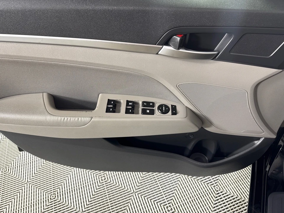 2019 Hyundai Elantra - Image 12 of 12