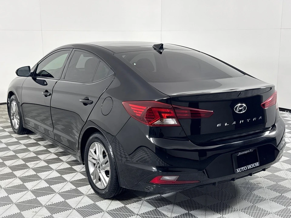 2019 Hyundai Elantra - Image 7 of 12