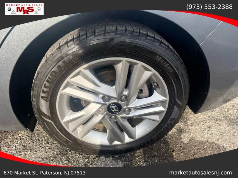 2019 Hyundai Elantra - Image 8 of 12