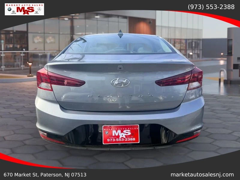 2019 Hyundai Elantra - Image 5 of 12