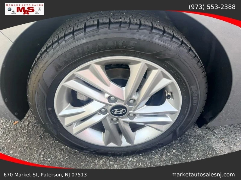2019 Hyundai Elantra - Image 9 of 12