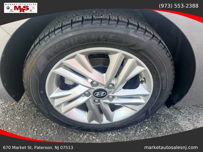 2019 Hyundai Elantra - Image 9 of 12