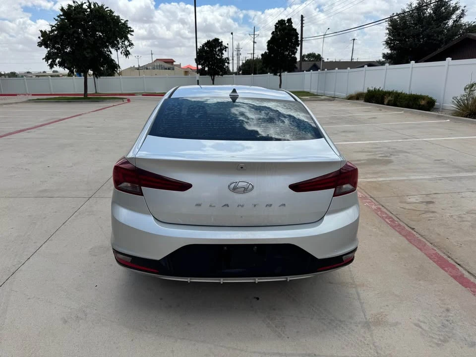 2019 Hyundai Elantra - Image 5 of 13