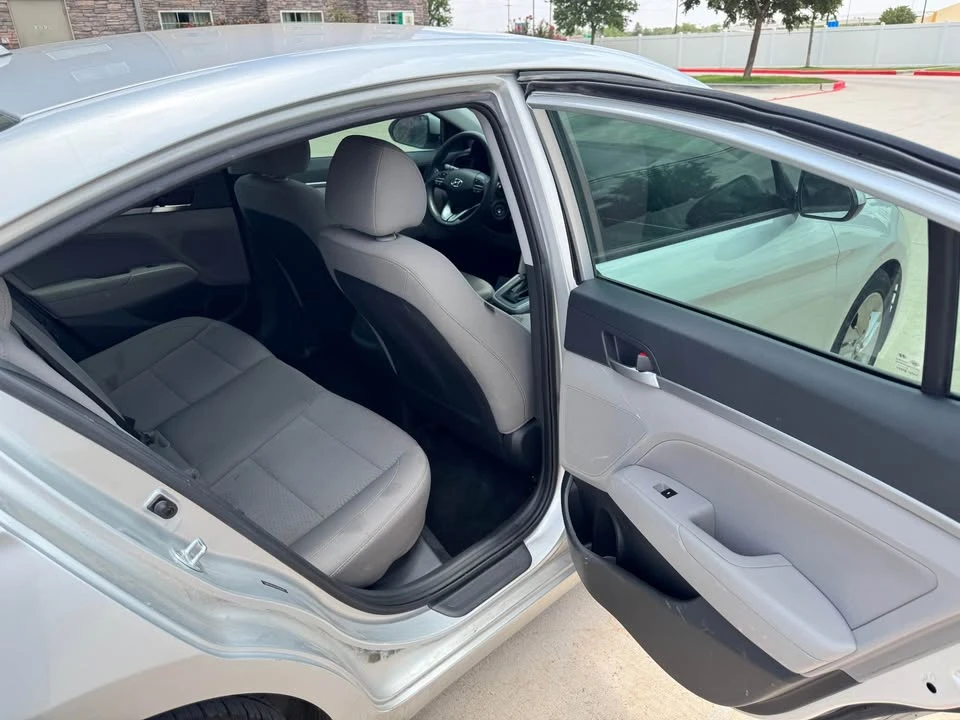 2019 Hyundai Elantra - Image 7 of 13