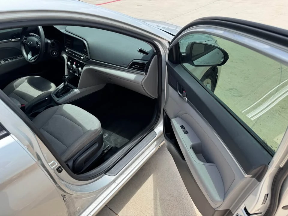 2019 Hyundai Elantra - Image 10 of 13
