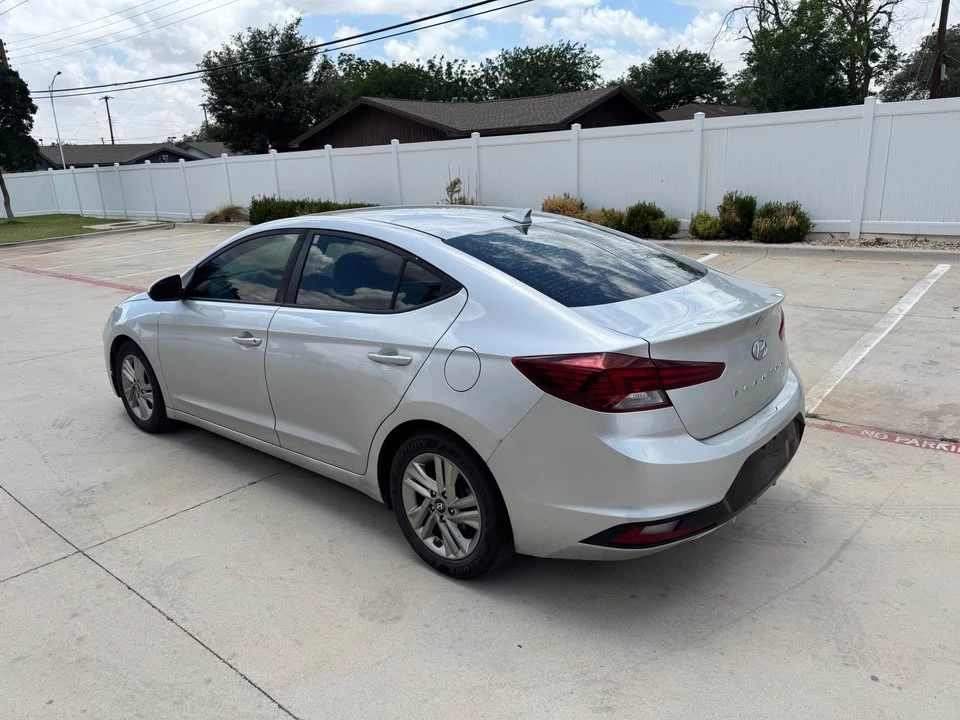 2019 Hyundai Elantra - Image 4 of 13