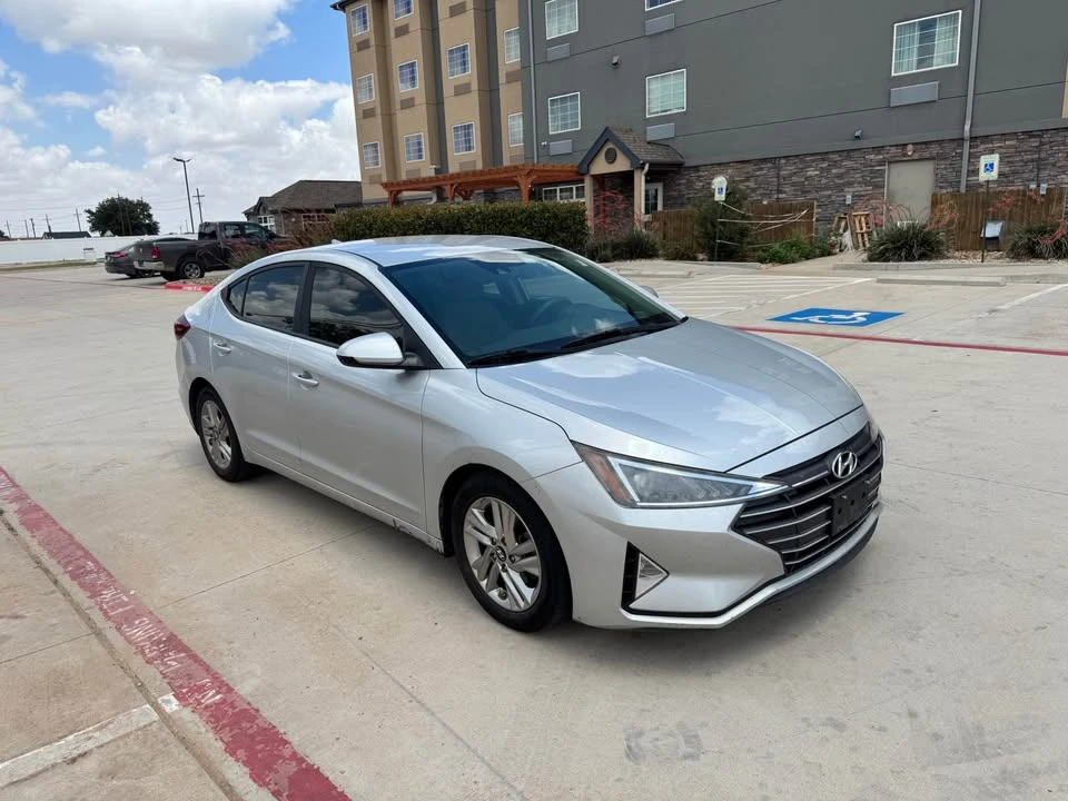 2019 Hyundai Elantra - Image 2 of 13