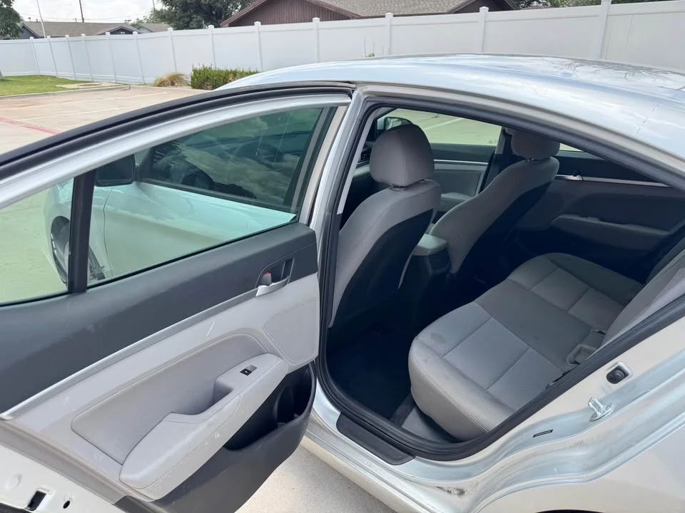 2019 Hyundai Elantra - Image 9 of 13