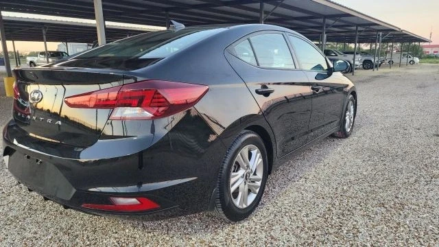 2019 Hyundai Elantra - Image 11 of 21