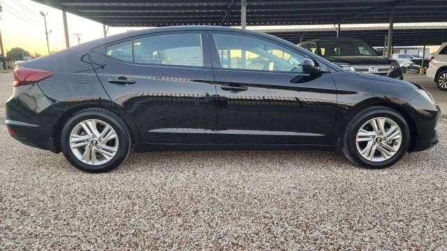 2019 Hyundai Elantra - Image 12 of 21