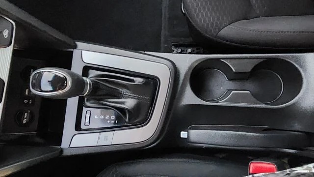 2019 Hyundai Elantra - Image 20 of 21