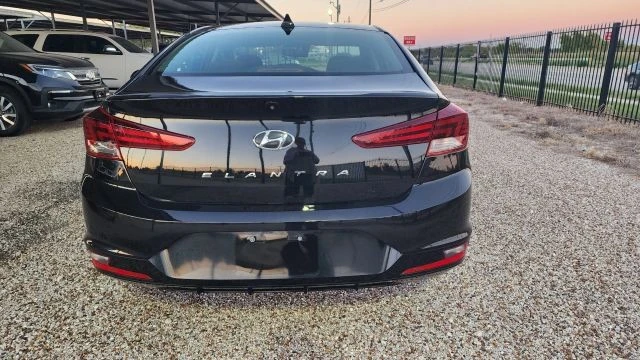 2019 Hyundai Elantra - Image 8 of 21