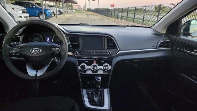 2019 Hyundai Elantra - Image 17 of 21