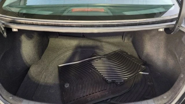 2019 Hyundai Elantra - Image 15 of 21