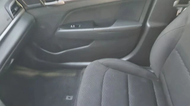 2019 Hyundai Elantra - Image 19 of 21