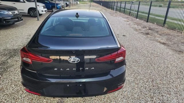 2019 Hyundai Elantra - Image 9 of 21