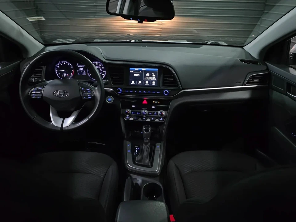 2019 Hyundai Elantra - Image 11 of 12
