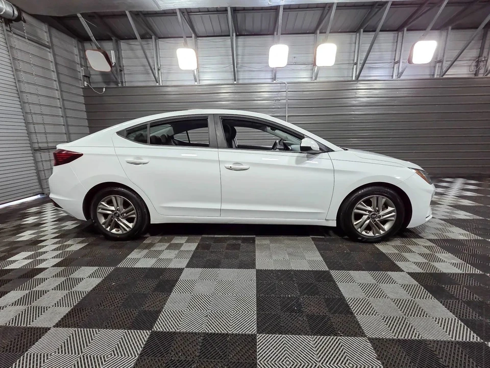 2019 Hyundai Elantra - Image 9 of 12