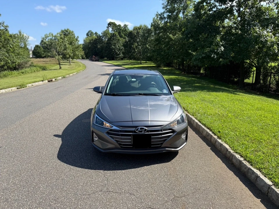 2019 Hyundai Elantra - Image 3 of 21