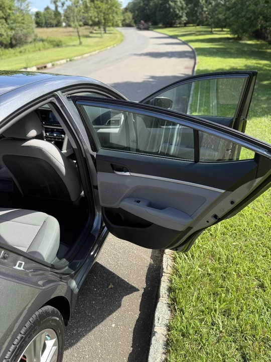 2019 Hyundai Elantra - Image 13 of 21