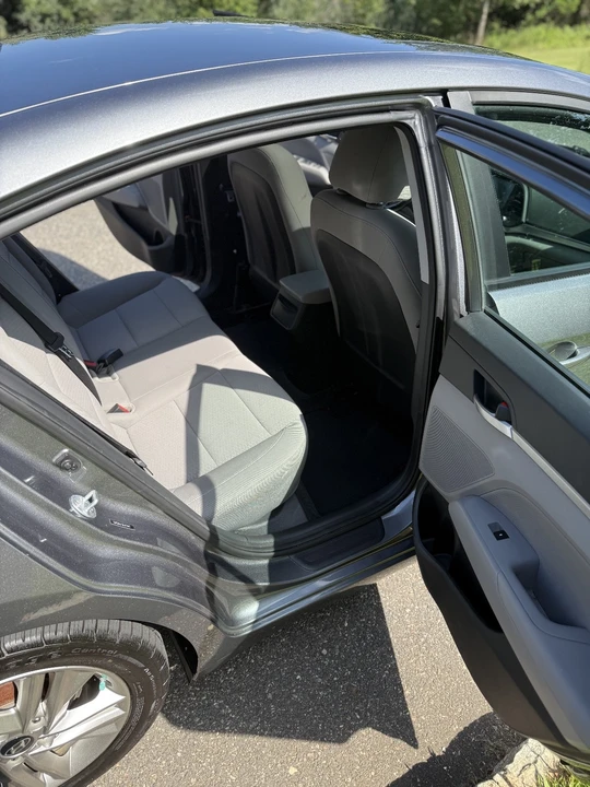 2019 Hyundai Elantra - Image 14 of 21