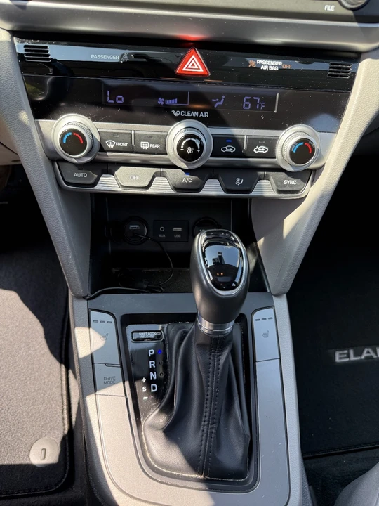2019 Hyundai Elantra - Image 19 of 21