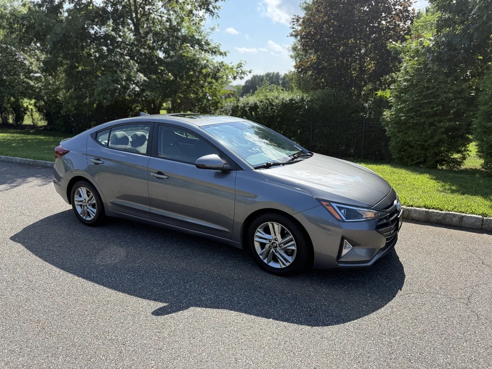 2019 Hyundai Elantra - Image 4 of 21