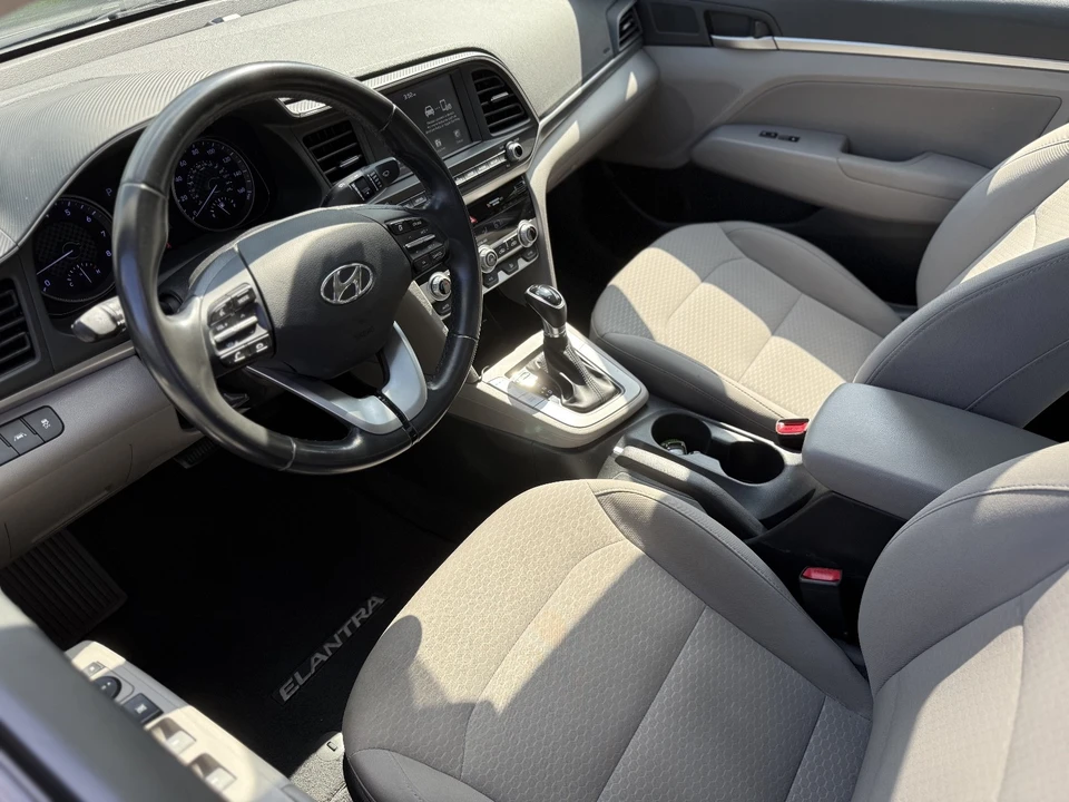 2019 Hyundai Elantra - Image 9 of 21