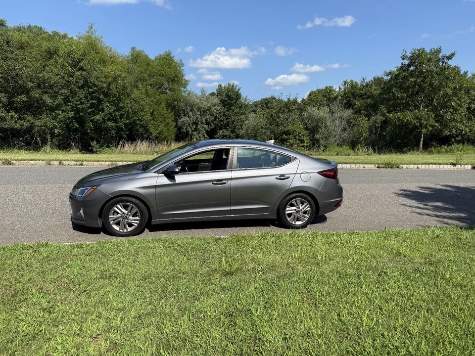 2019 Hyundai Elantra - Image 7 of 21