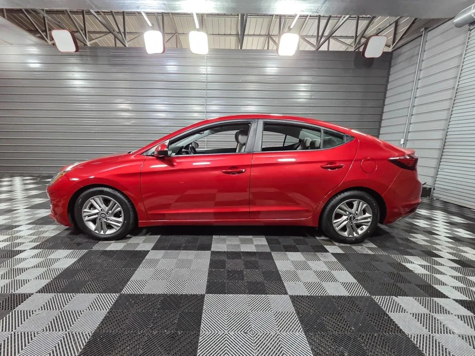 2019 Hyundai Elantra - Image 8 of 12