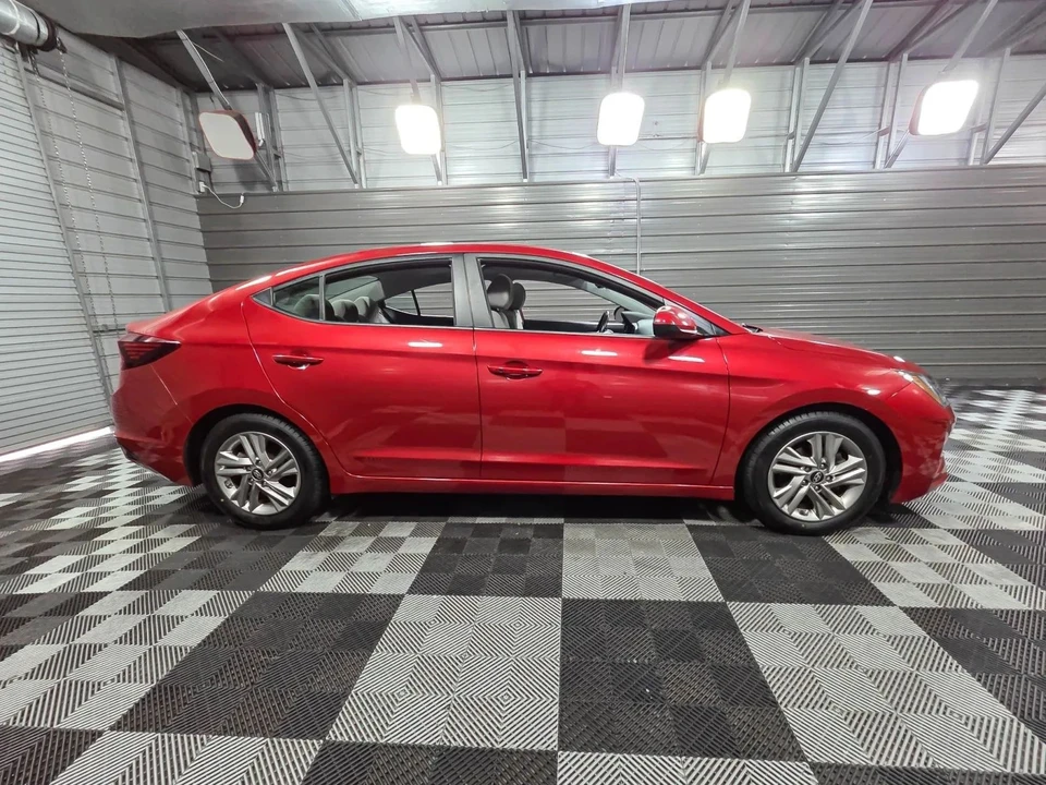 2019 Hyundai Elantra - Image 9 of 12