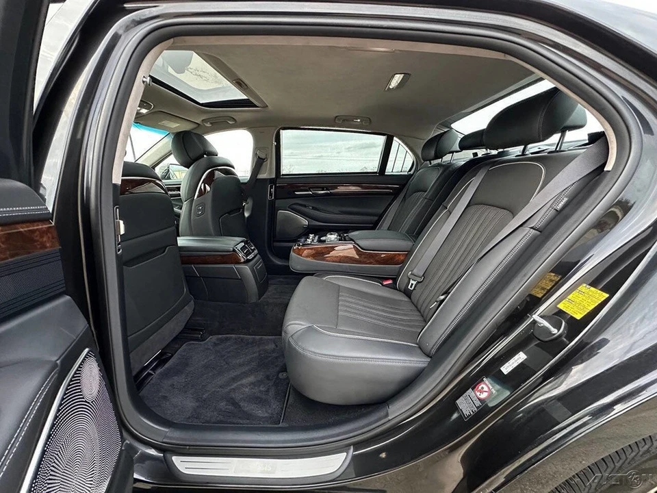 2019 Hyundai Genesis - Image 14 of 21