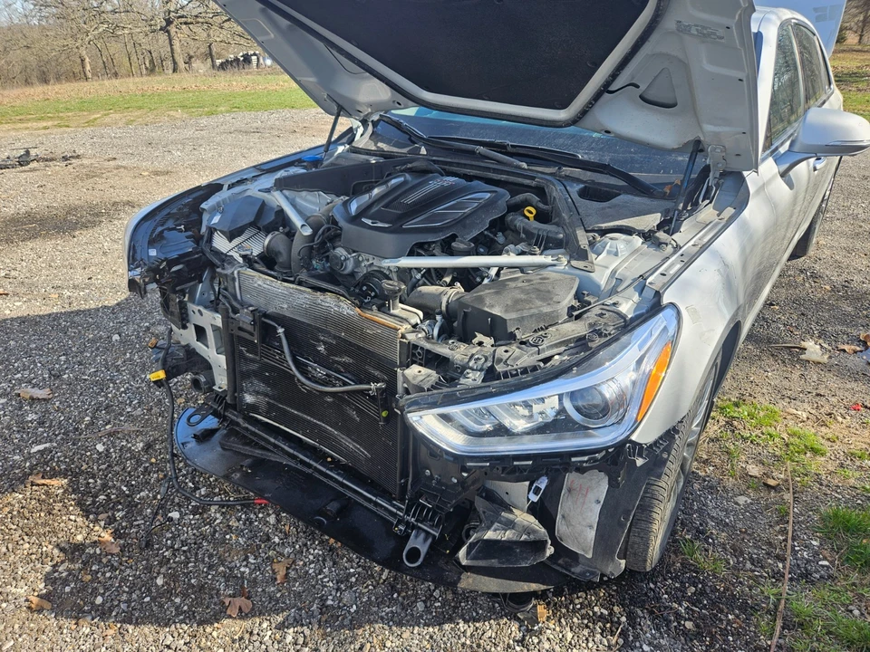 2019 Hyundai Genesis - Image 4 of 10