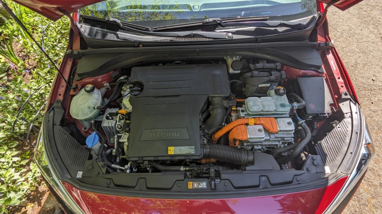 2019 Hyundai - Image 11 of 17