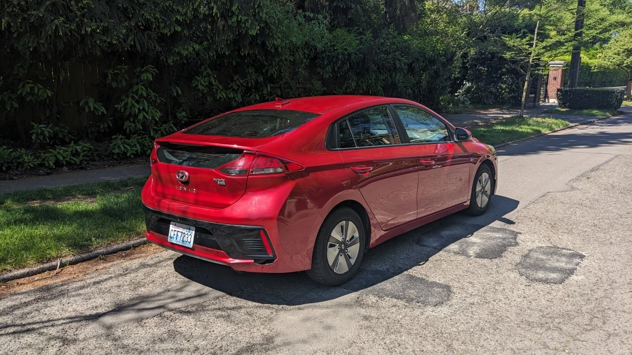 2019 Hyundai - Image 4 of 17